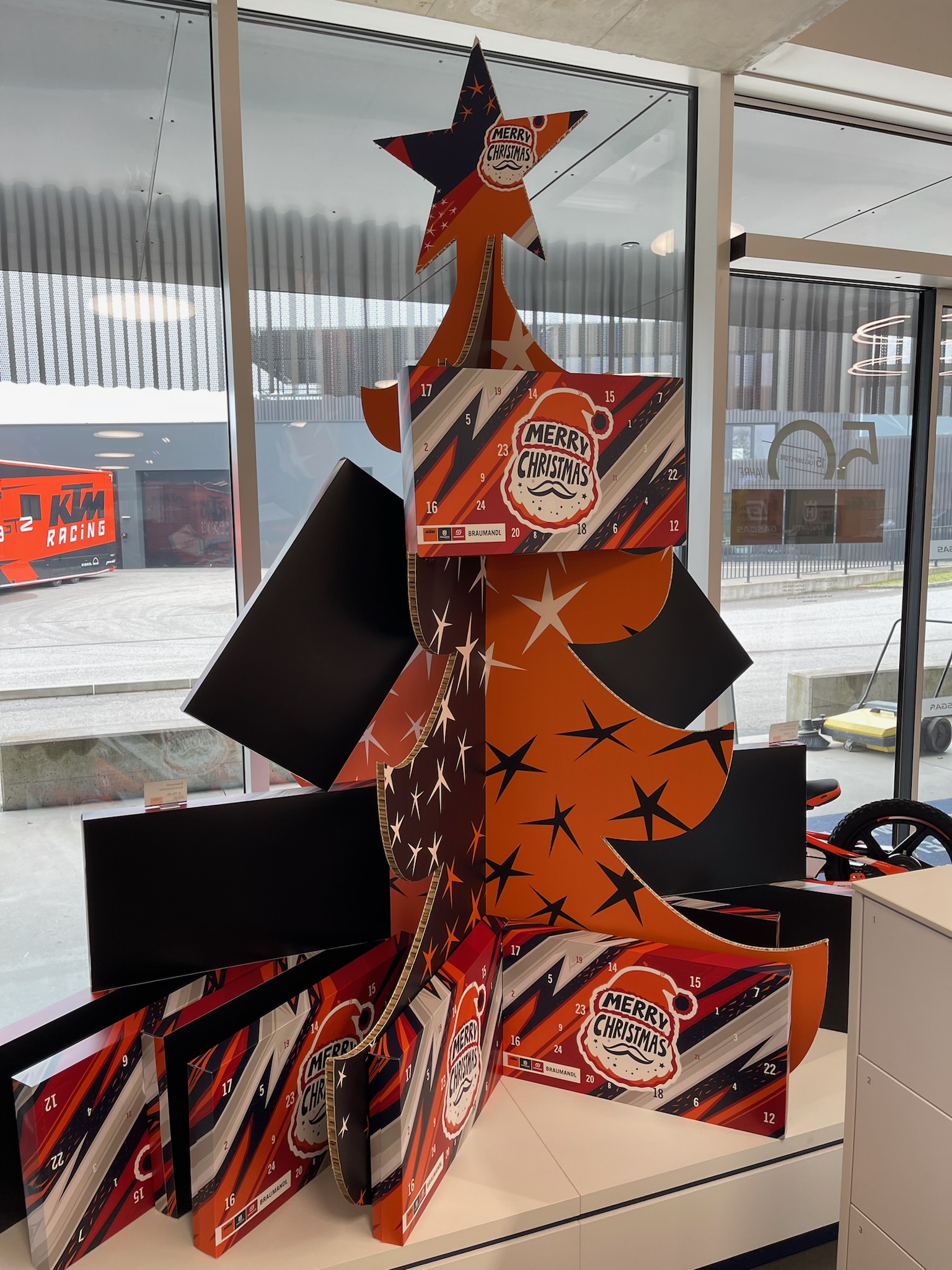 Christbaum-Aufsteller